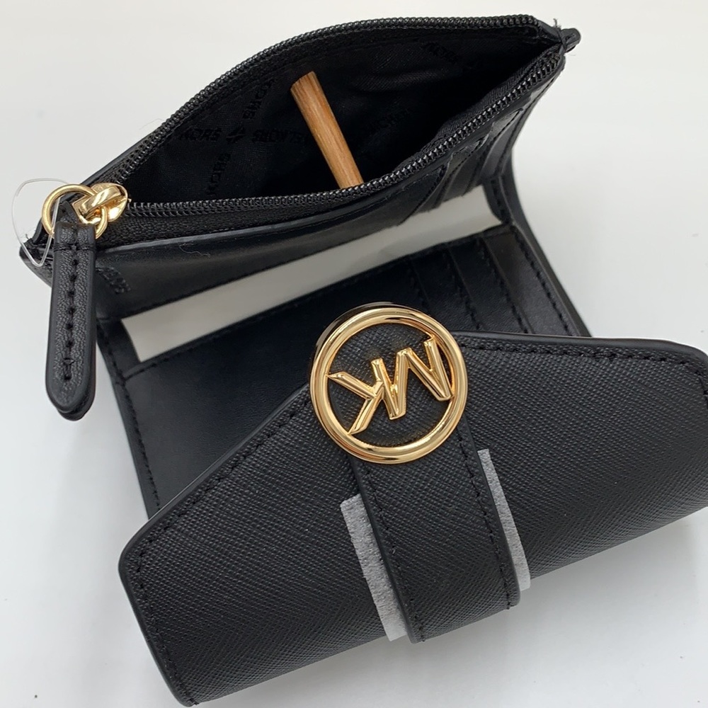 MICHAEL KORS
Carmen Medium Flap Bifold Faux Fur-Leather Wallet
BLACK COLOR - Picture 9 of 12